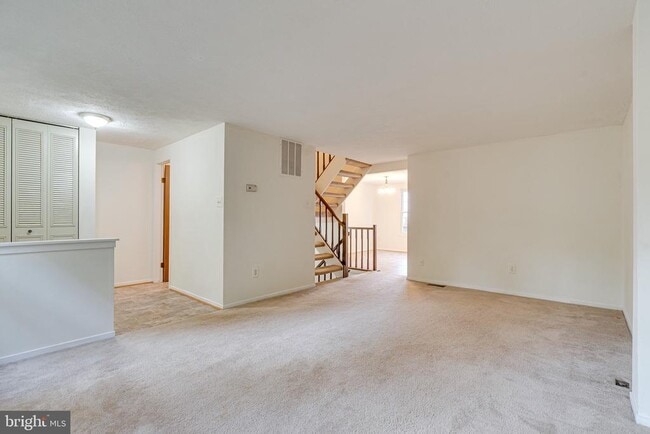 Building Photo - 6518 Alexis Ln