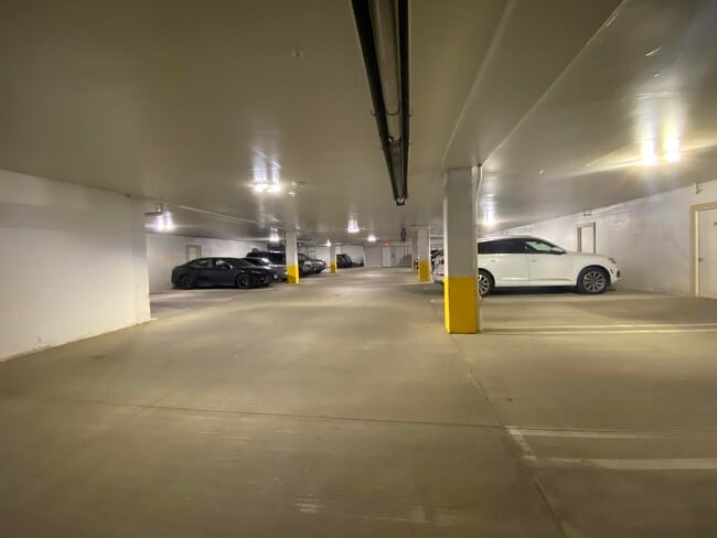 Building Photo - 1655 McCleary Ln