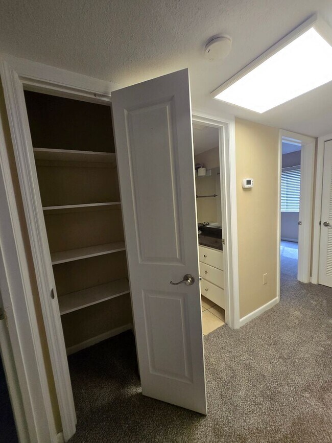 Building Photo - 2 bedroom, 2 bath/1st Floor Unit in Hawthorne Reserve