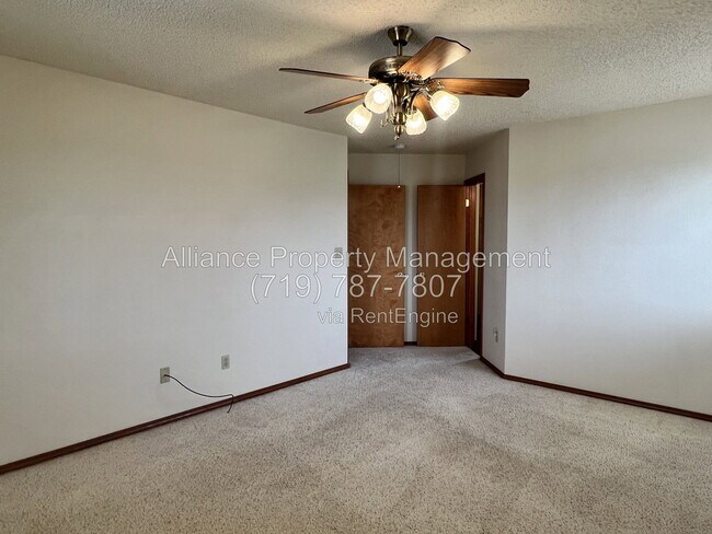 Building Photo - 6944 Lost Springs Dr