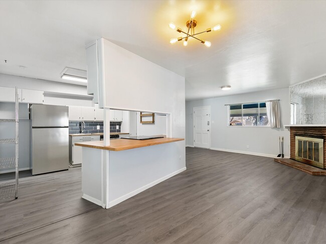 Building Photo - 1708 Probasco Way