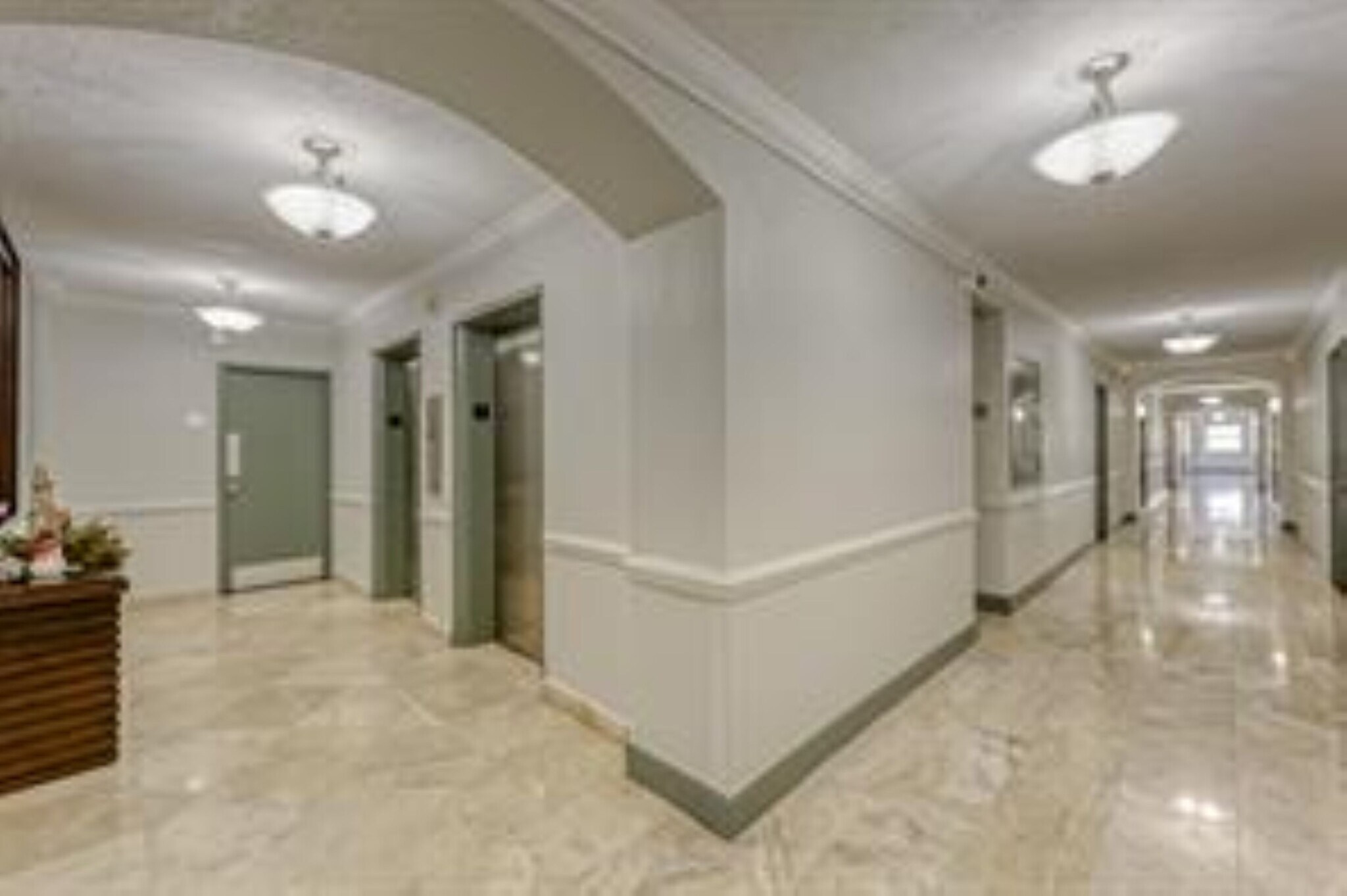 Building Photo - 2900 NE 30th St
