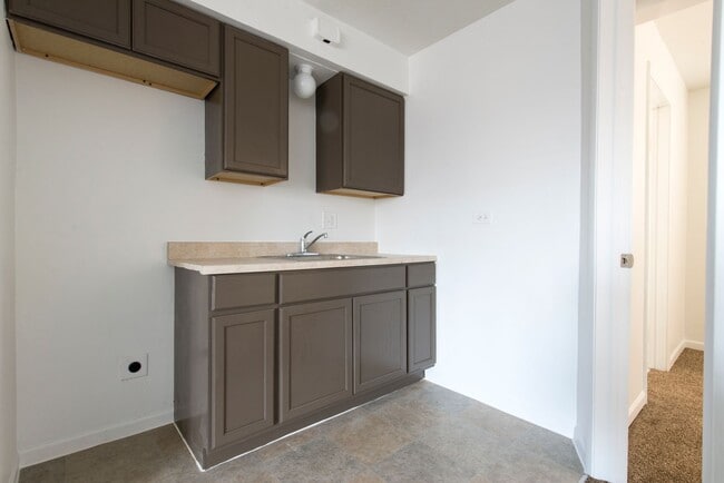 Building Photo - 8640 S Ingleside