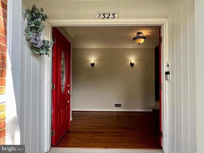 Building Photo - 1323 MacBeth St