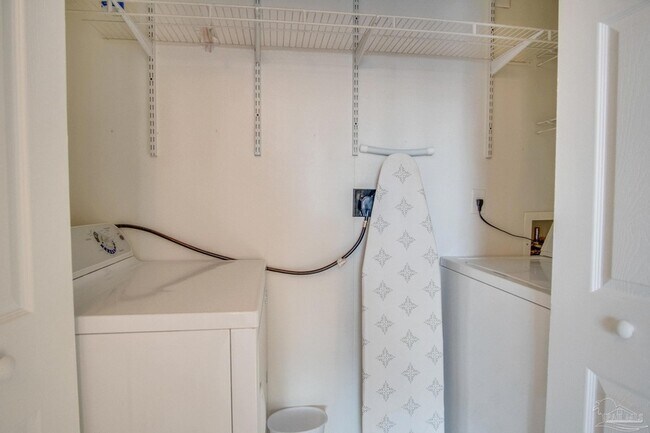 Building Photo - 710 Scenic Hwy