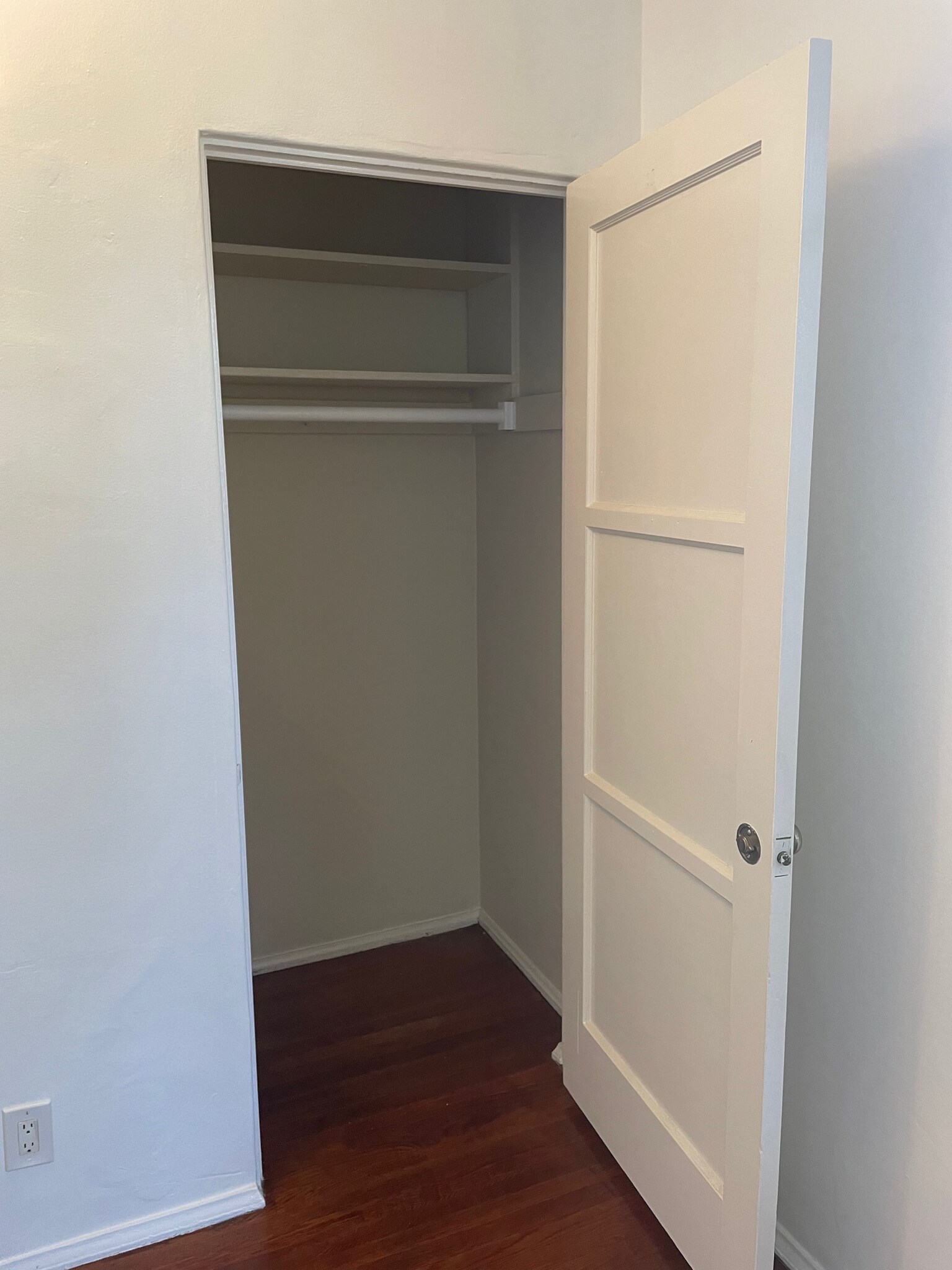 Closet - 407 Riverdale Dr
