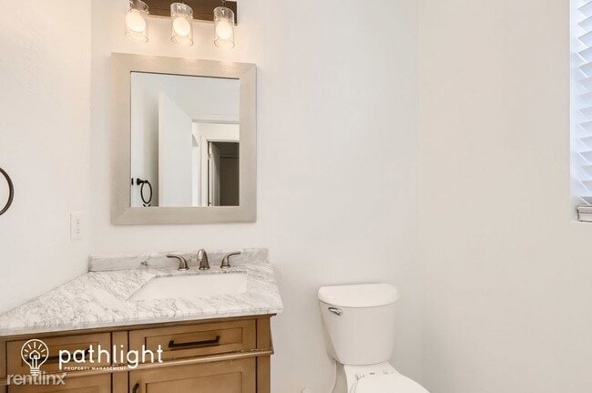 Building Photo - 4 br, 2.5 bath House - 15553 W Ventura St ...