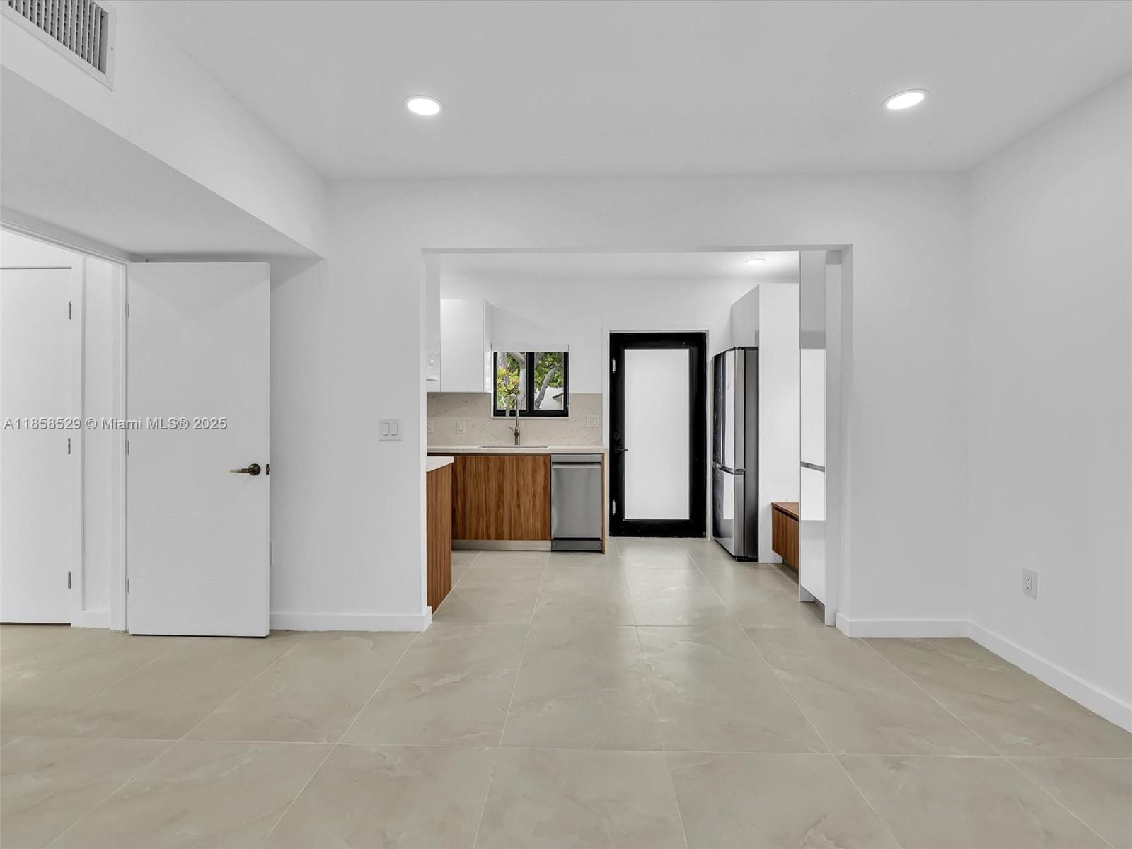 Building Photo - 107 Central Ave