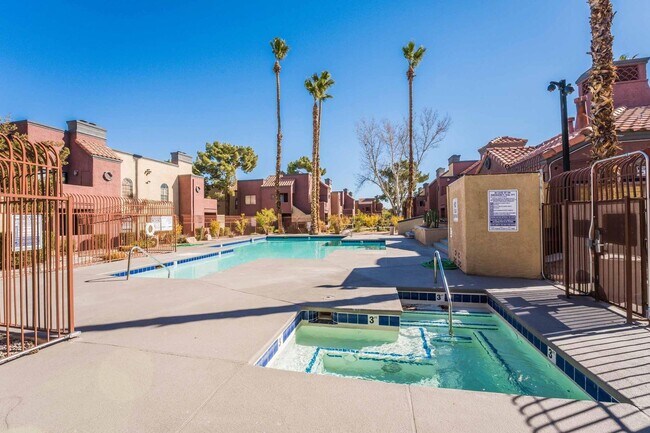 Building Photo - Beautiful 2 bed, 2 bath condo ready to mov...