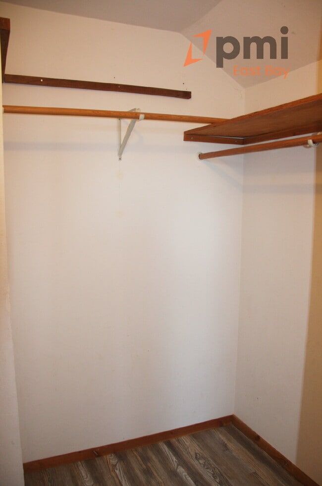Building Photo - 539 Palms Dr