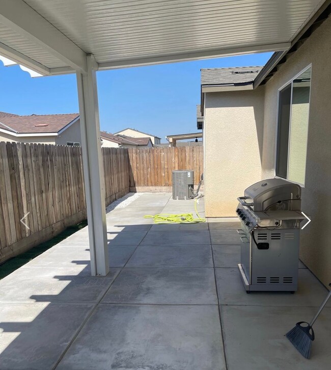 Building Photo - Lovely 3 Bedroom / 2 Bathroom for rent $2,495
