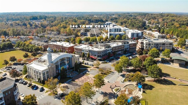 Building Photo - 340 Town Center Ave