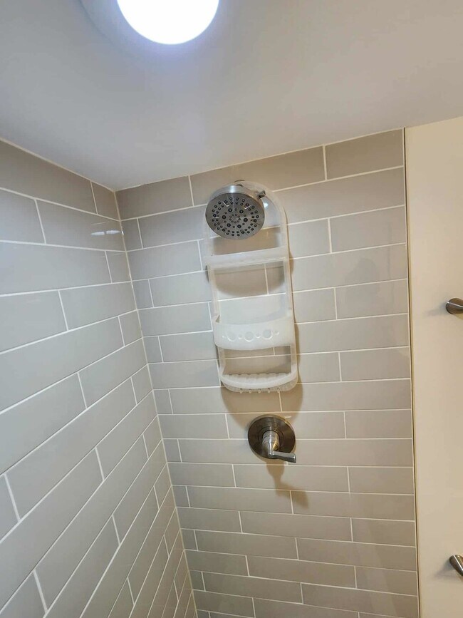 Building Photo - 6321 S Eberhart Ave