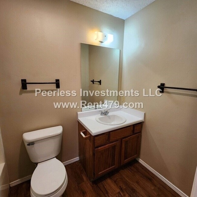 Building Photo - 505 4th Ave SW