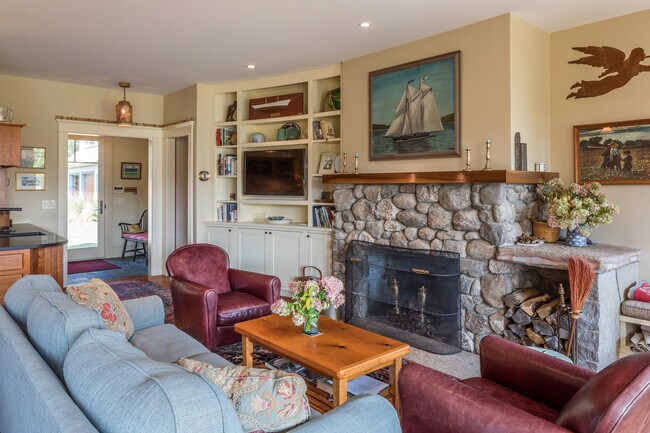 Building Photo - 378 Mill Rd