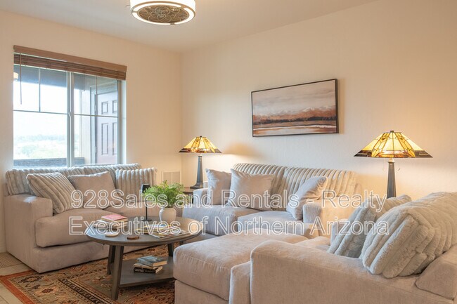 Building Photo - 207 S Beaver St