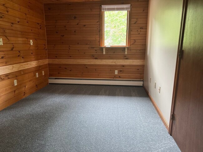 Building Photo - 271 Wanoosnoc Rd