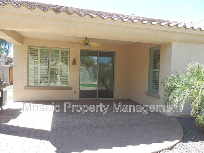 Building Photo - 3721 S Vineyard Ave