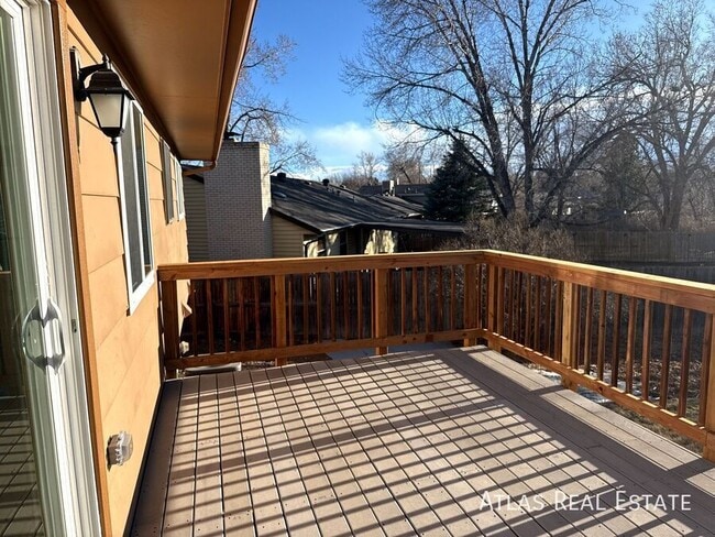 Building Photo - 9415 Brentwood St