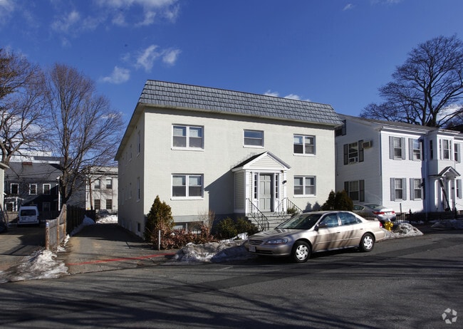 Building Photo - 20-22 Lynde St