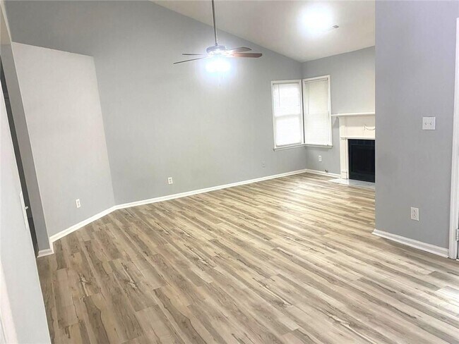 Building Photo - 8055 S Bay Ct