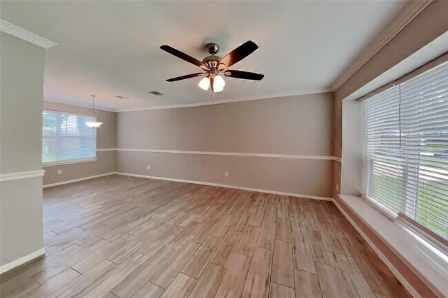 Building Photo - 9219 Palm Shores Dr