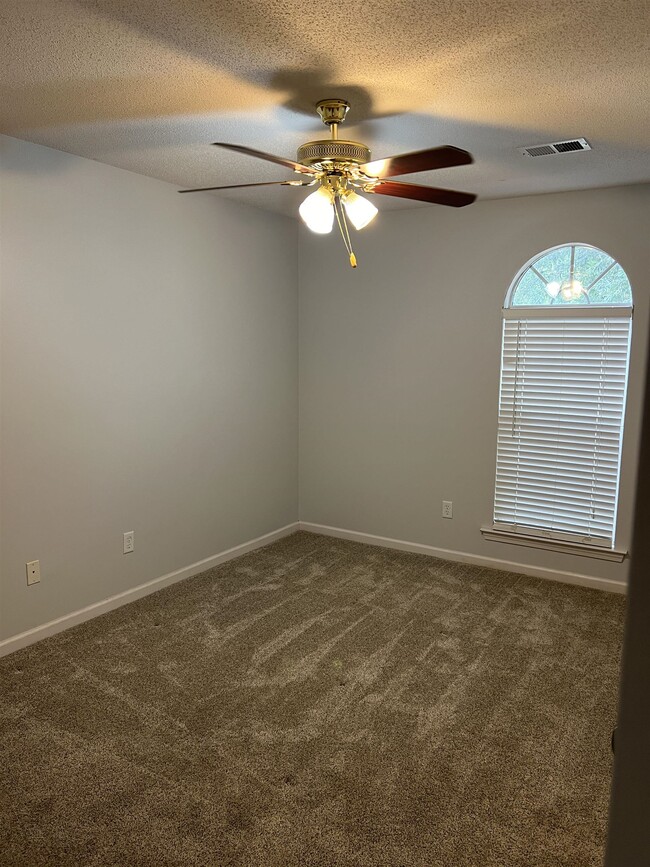 Building Photo - 9837 Oldham Dr