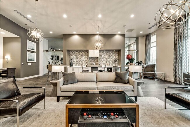 Building Photo - 101 S Center St