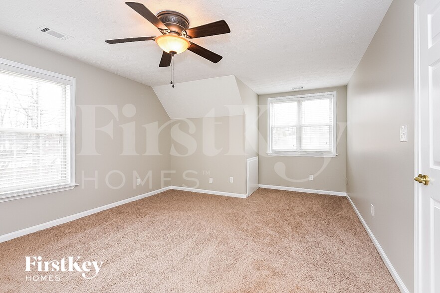 Building Photo - 1069 Thornwood Dr