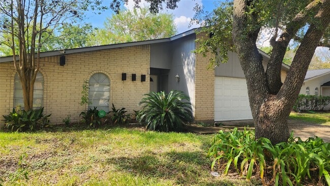 Building Photo - 2815 Quail Valley E Dr