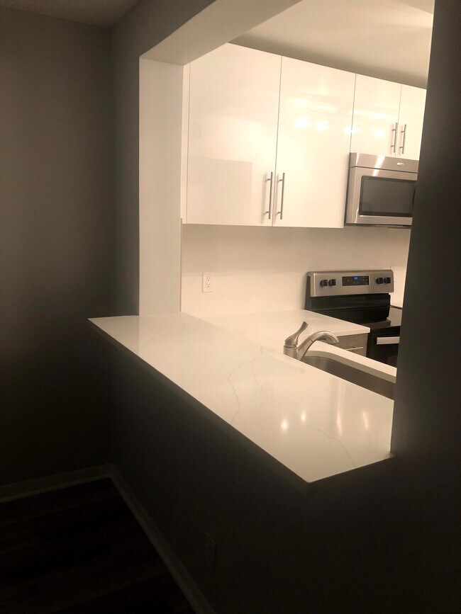 Building Photo - 2825 NW 22nd Ave