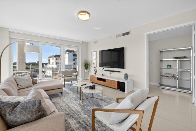 Building Photo - 612 Bayshore Dr