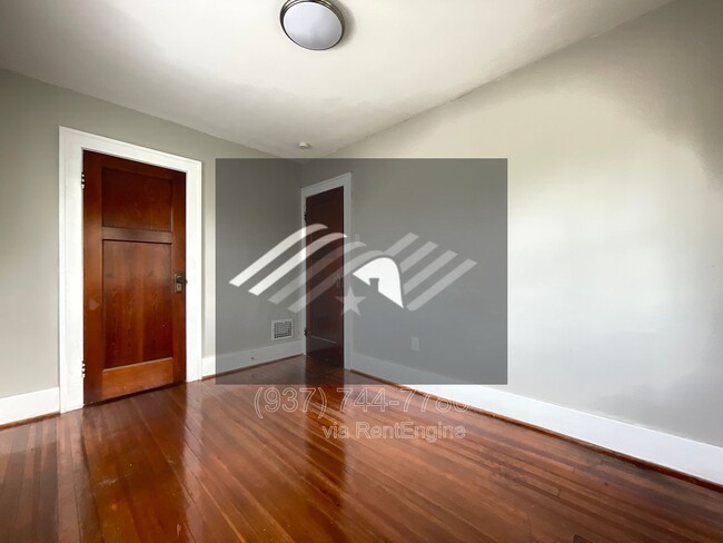 Building Photo - 2411 N Main St