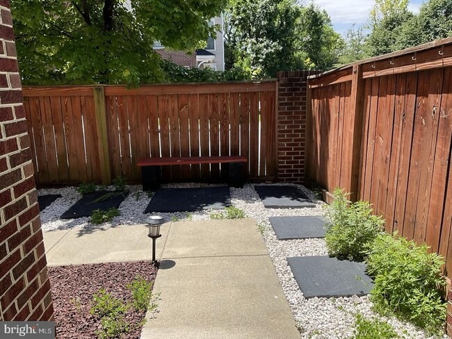 Building Photo - 117 Leather Fern Way