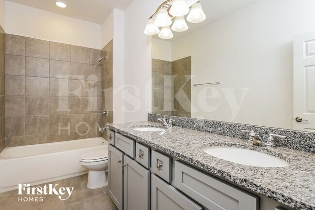 Building Photo - 1202 Ponca Rd