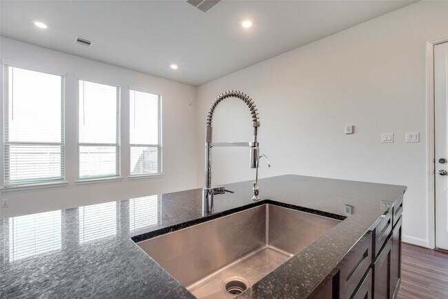 Building Photo - 22746 Sutherland Bend Ln