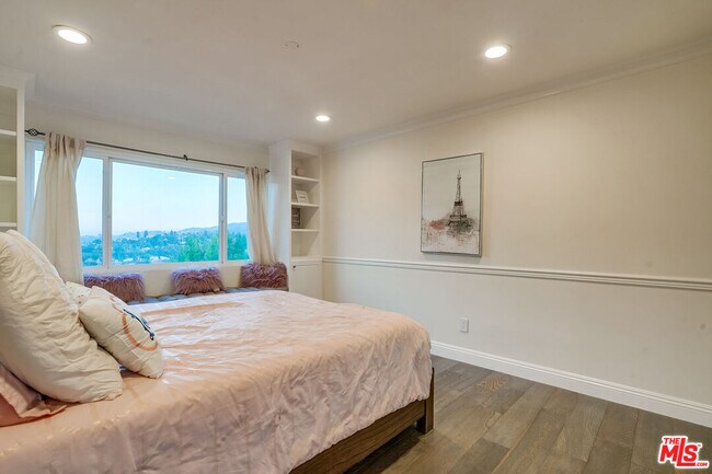 Building Photo - 4534 Totana Dr