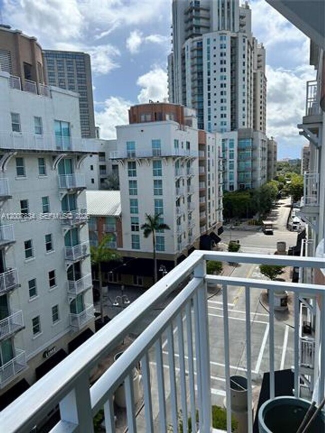 Building Photo - 7275 SW 90th St