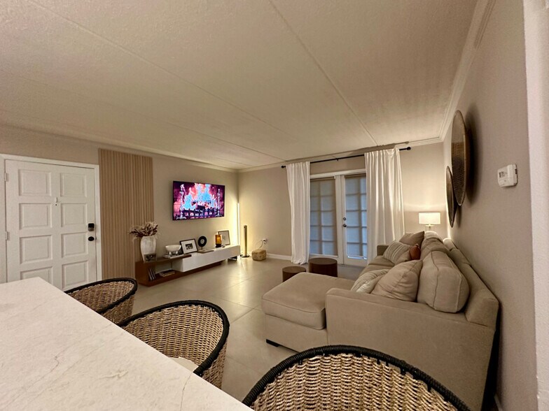 Building Photo - 105 S Obrien St