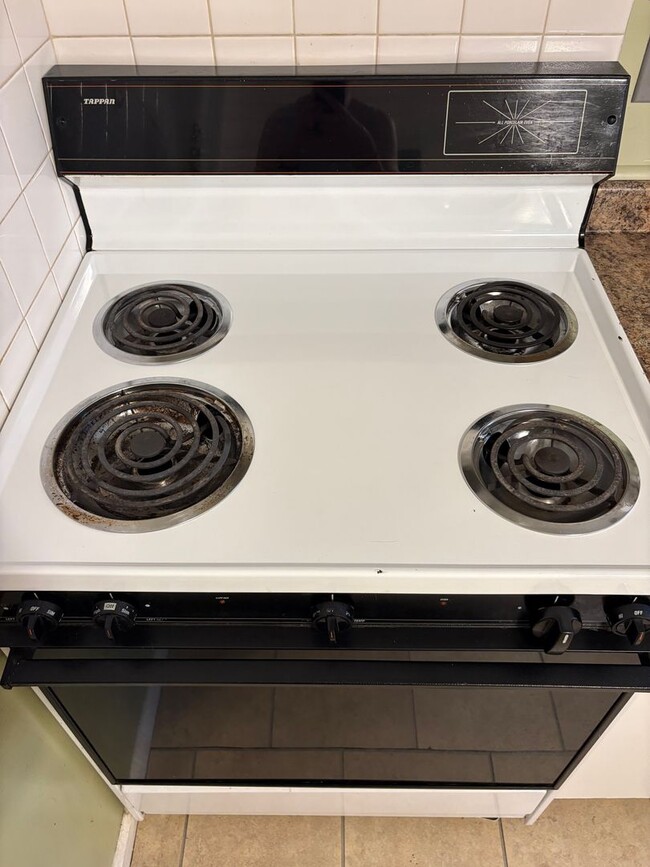 Building Photo - 933 S 4th St