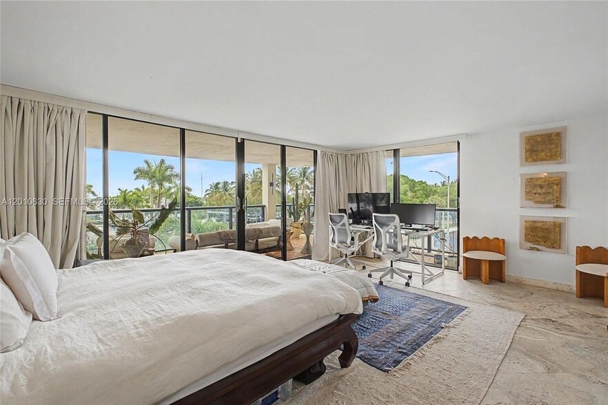 Building Photo - 2575 Brickell Bay Dr