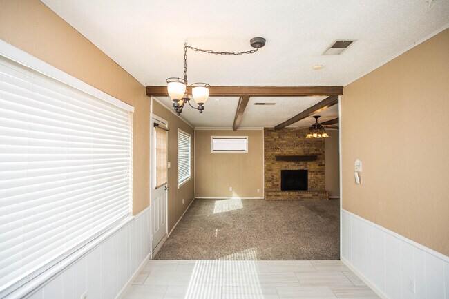 Building Photo - 1407 Elkhart Ave