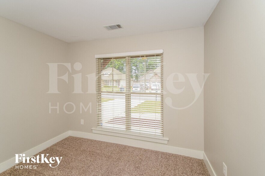 Building Photo - 4878 Stonecreek Way