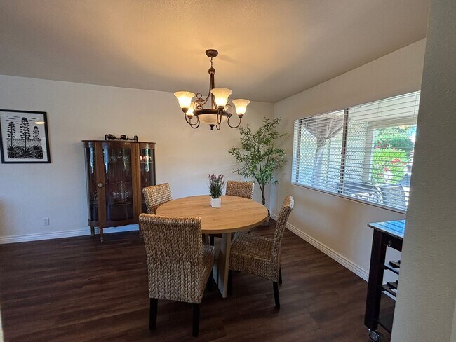 Building Photo - Discover comfortable seasonal living in Mesa, AZ with this well-appointed furnished & updated 2-b...