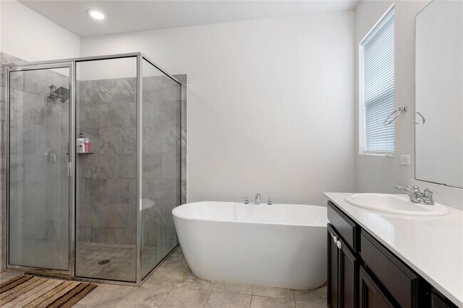 Building Photo - 420 Winding Hollow Ln
