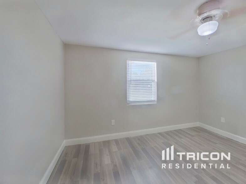 Building Photo - 14402 13th St