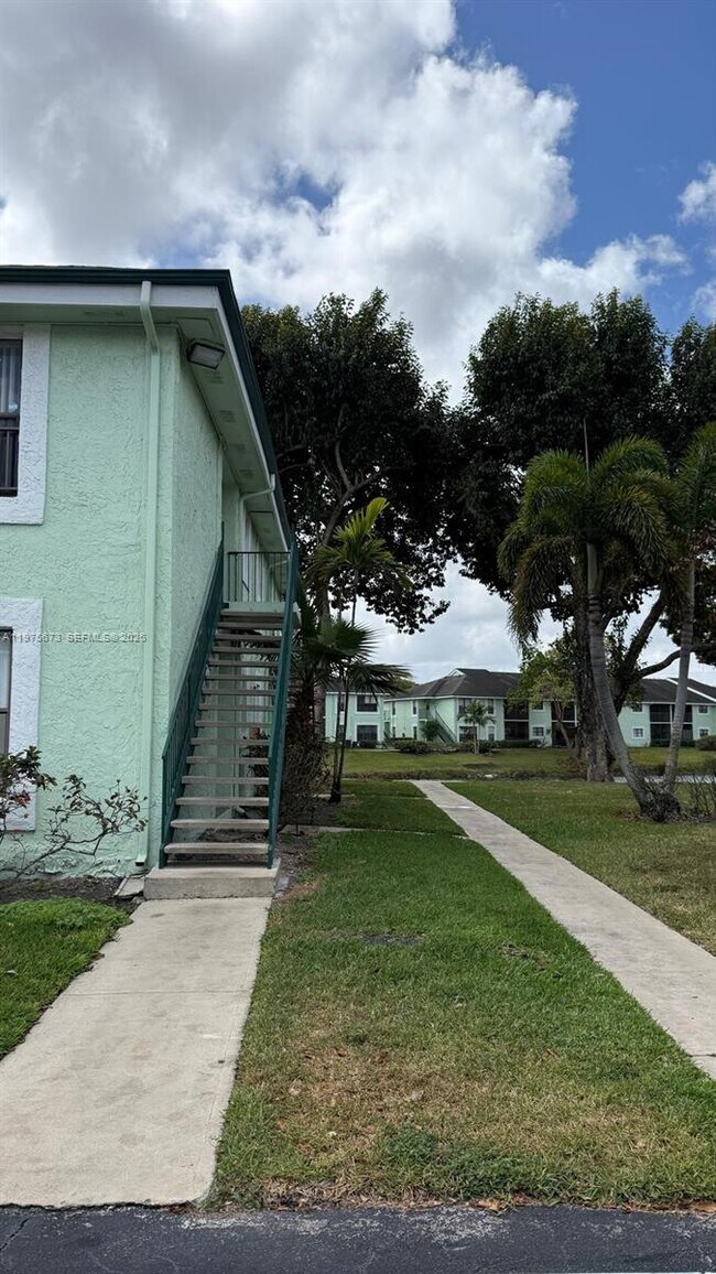 Building Photo - 3965 NW 87th Ave