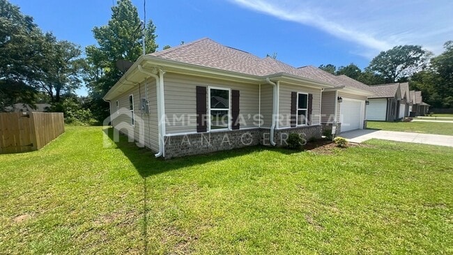 Building Photo - Home for Rent in Bay Minette, AL!! View with 48 Hours Notice!