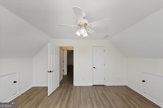 Building Photo - 2515 Lakeview Trail