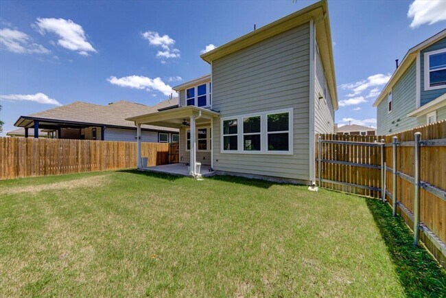 Building Photo - 15610 Ellinger Dr